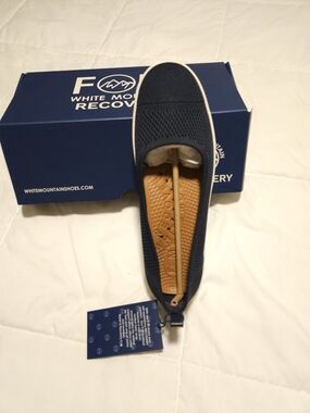 White Mountain Navy Knit Slip-On Flat NWT 8.5